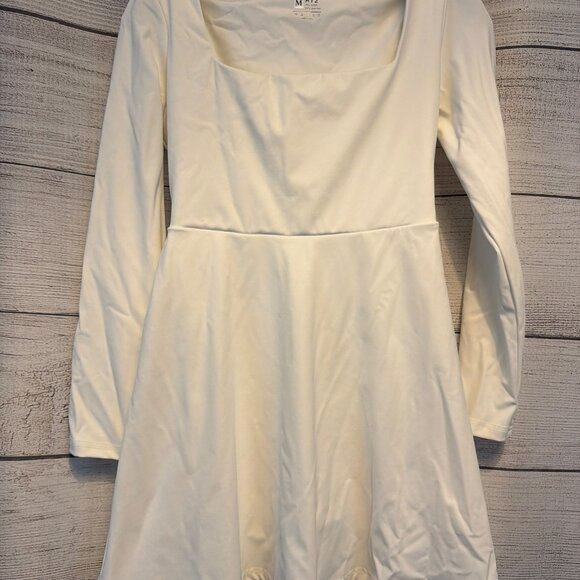 HYZ Long-Sleeved Athletic Mini Dress with Shorts Size M - Picture 1 of 4